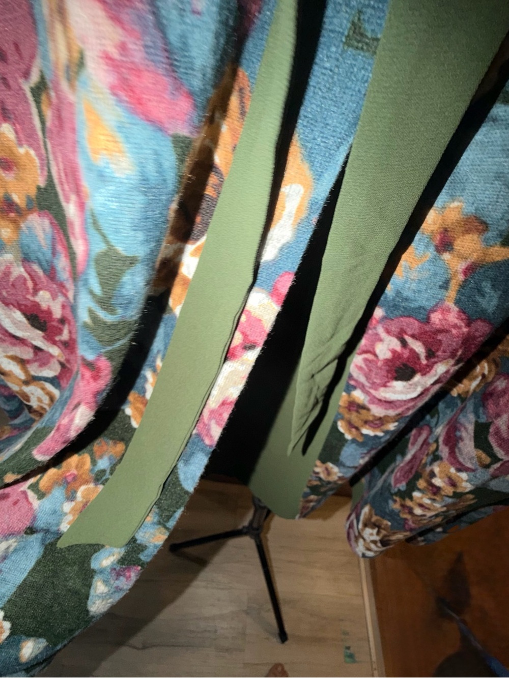 Wallpapher Floral Top in Teal, Pink & Mustard - Picture 3 of 6